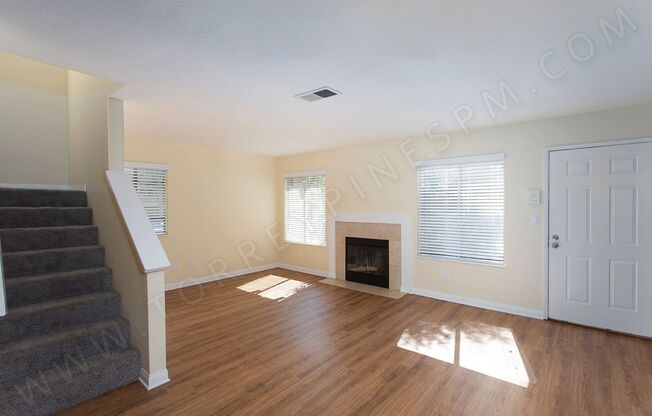 OPEN HOUSE: 9/20 10-11AM ~ 3BR Townhouse with Washer/Dryer and Parking