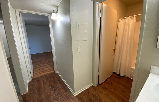 1 bed, 1 bath, 650 sqft, $1,950, Unit 105