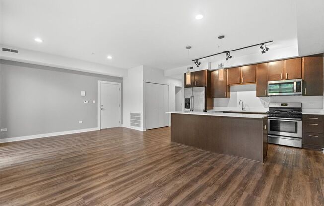2 beds, 2 baths, 1,200 sqft, $2,729.5, Unit 115