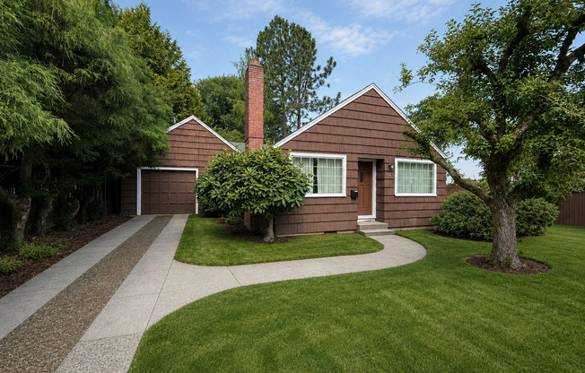 FREE FIRST MONTH'S RENT!!! Super Clean 2 Bed, 1 Bath House Close to OSU Campus!
