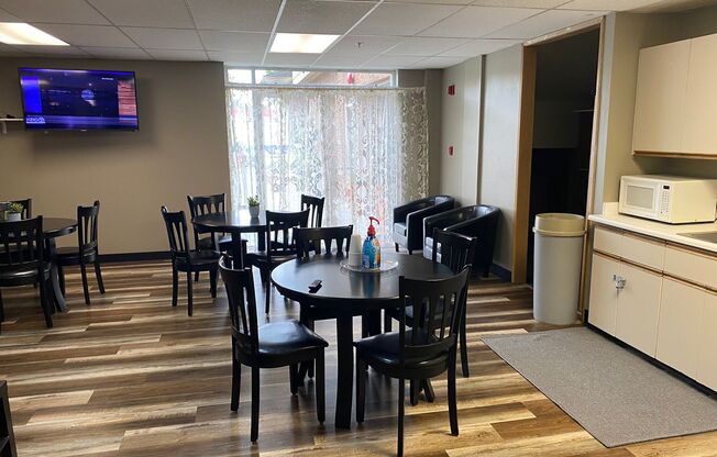 Studio, 1 bath, 441 sqft, $1,285, Unit 403
