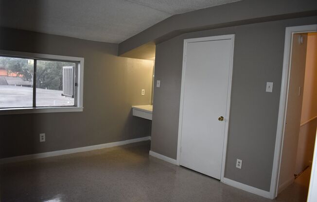 4 beds, 2 baths, 1,716 sqft, $1,669, Unit 615