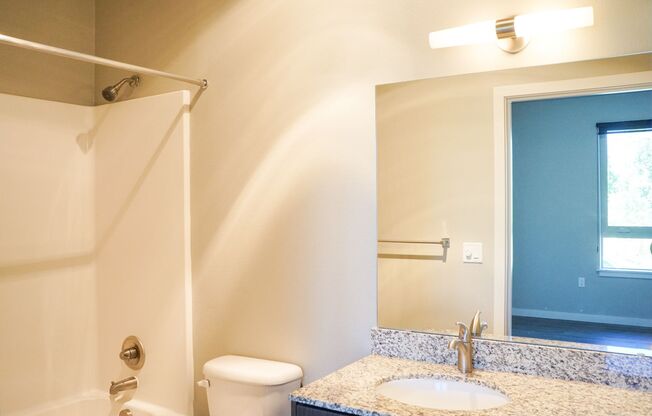 2 beds, 2 baths, $2,050, Unit 401