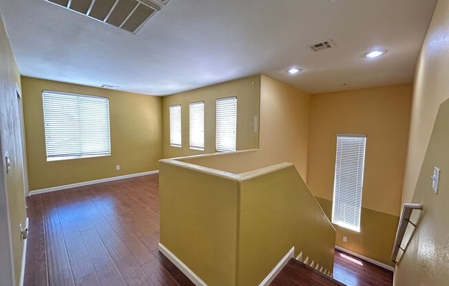 Cozy 3 Bedroom 2.5 Bathroom Home in Southwest!
