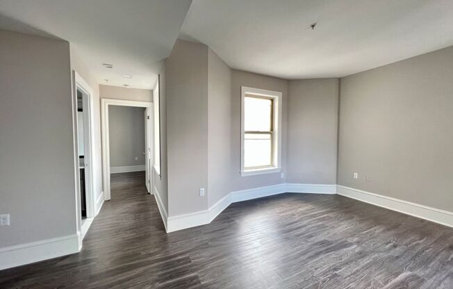 1 bed, 1 bath, 555 sqft, $1,500, Unit 305