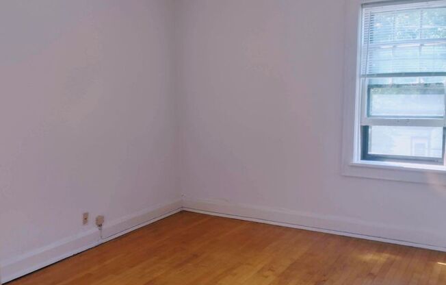 2 beds, 1 bath, 1,100 sqft, $1,409, Unit 2957 5734