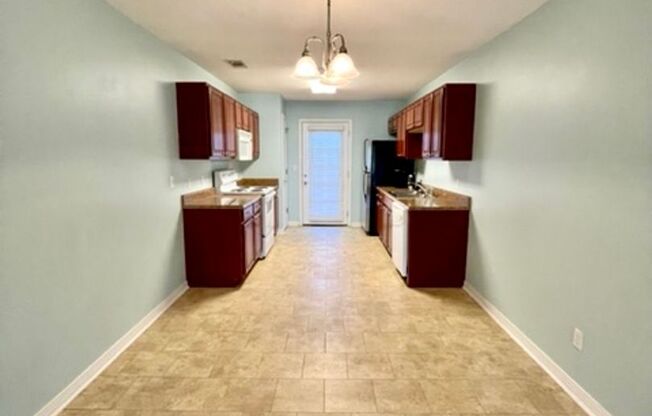 Nice 3 Bedroom FWB Townhome For Rent!