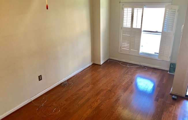 Charming 2 Bedroom/1Bathroom Townhome in Canton Neighborhood, MD!