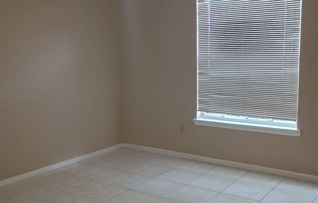 Upgraded 2/2 condo near UCF