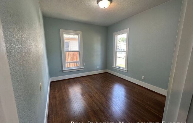 427 S PR AVE