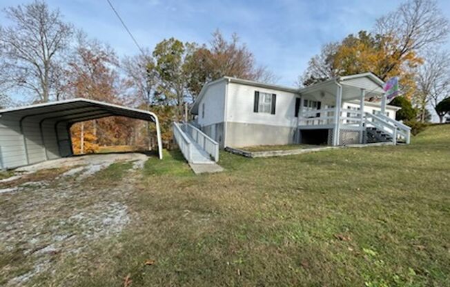 Lovely 3-Bedroom Home with Spacious Yard & Deck in Peaceful Strawberry Plains, TN