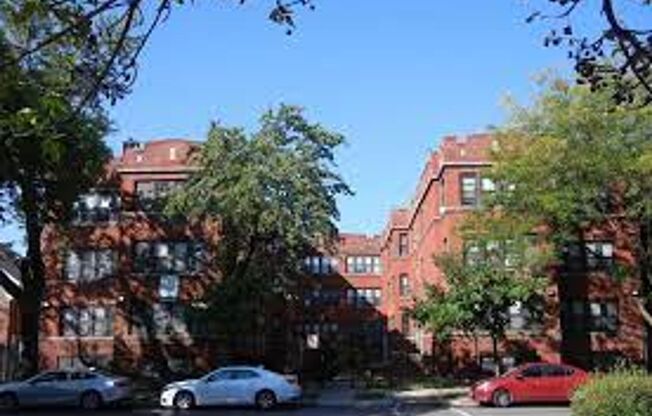 3 beds, 1 bath, $1,600, Unit 7032-3A