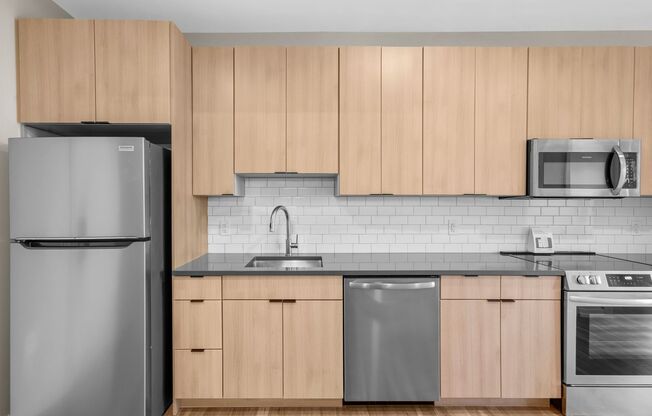 2 beds, 1 bath, 913 sqft, $3,660, Unit 707
