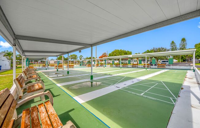 Lake Tarpon Apartments