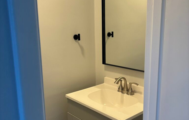 2 beds, 1.5 baths, 1,050 sqft, $1,349, Unit 39
