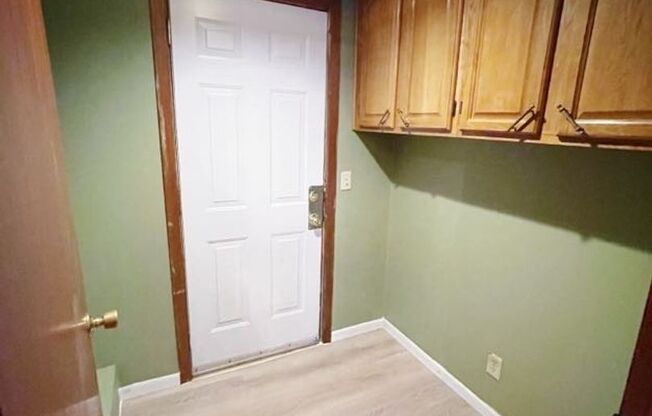 3 beds, 1 bath, $825