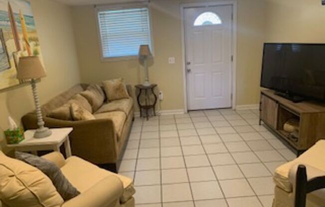 3 beds, 2 baths, $1,750