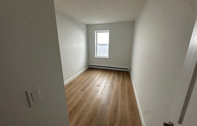 1 bed, 1 bath, $3,400, Unit 404