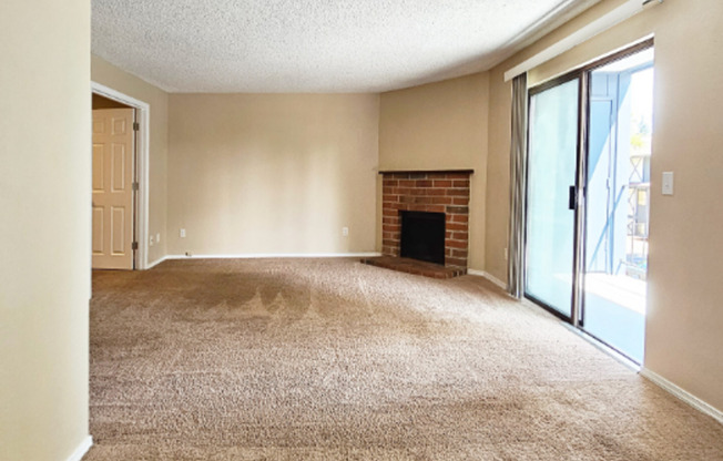 2 beds, 1 bath, 938 sqft, $1,695, Unit C-150