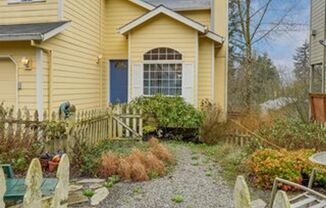 3 Bed, 2 1/2 Bath home close to Multnomah Village