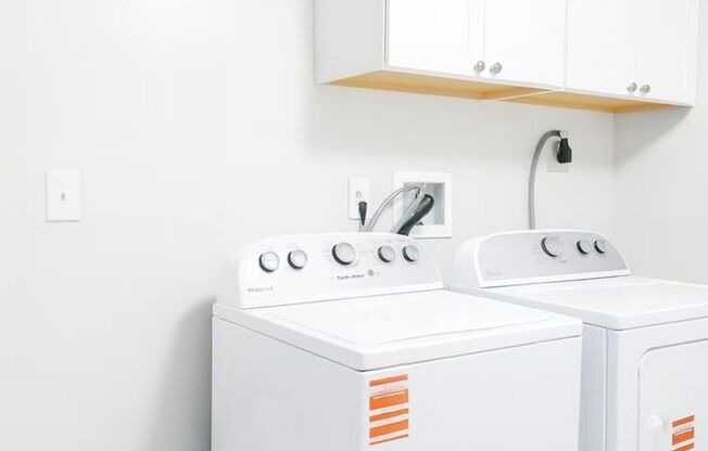 2 beds, 1 bath, 800 sqft, $1,795, Unit 001