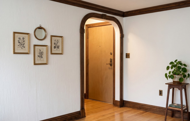 1 bed, 1 bath, 702 sqft, $1,645, Unit 0204