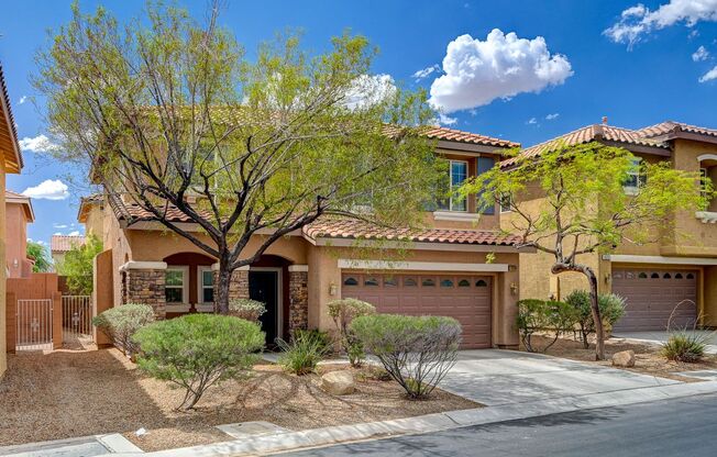 *MOUNTAINS EDGE 3 BED 2.5 BATH * COMMUNITY POOL, FITNESS CENTER, AND SPA *