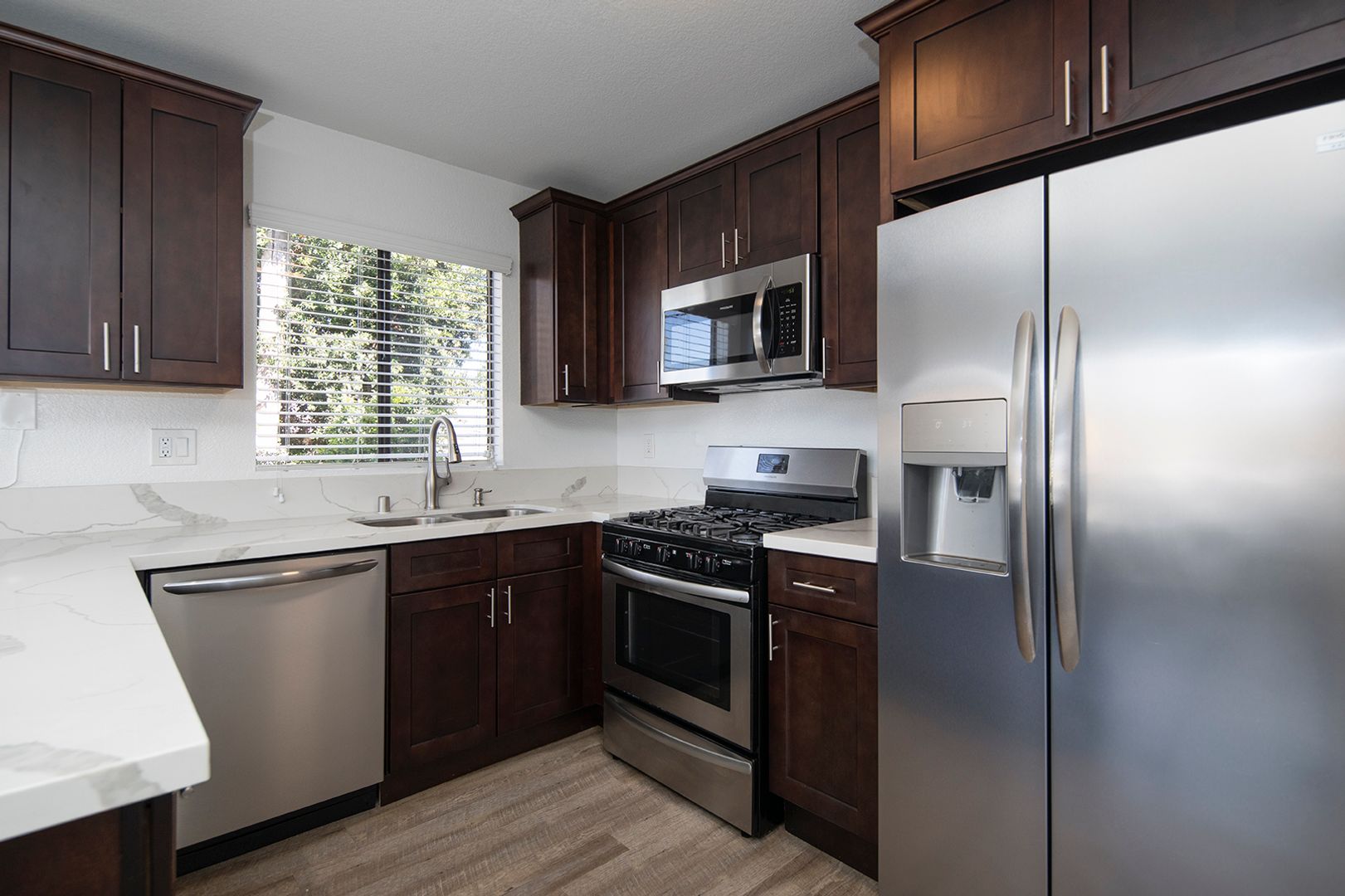 Beautiful Bird Rock 1 Bedroom with Washer/Dryer in Unit, Garage, and AC!