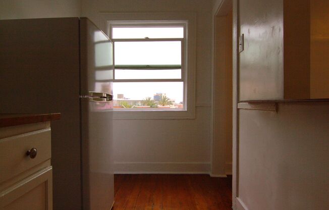 Studio, 1 bath, 450 sqft, $1,745, Unit Unit #209