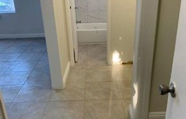 1 bed, 1 bath, 550 sqft, $1,695, Unit 212