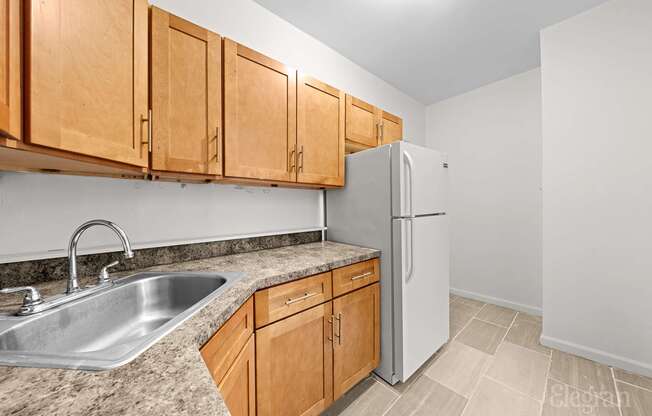 49 E 17 ST