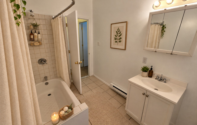 Studio, 1 bath, $1,100, Unit Unit 1