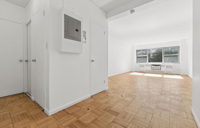 Studio, 1 bath, $3,500, Unit 5E