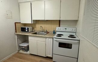 Studio, 1 bath, $800, Unit 202