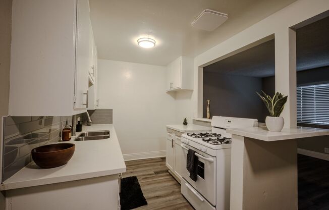 405 W 10th St