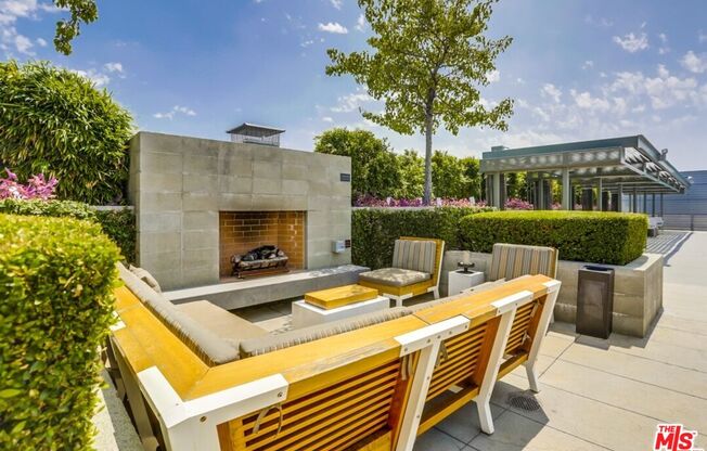 1 bed, 1 bath, 1,060 sqft, $3,350, Unit 310