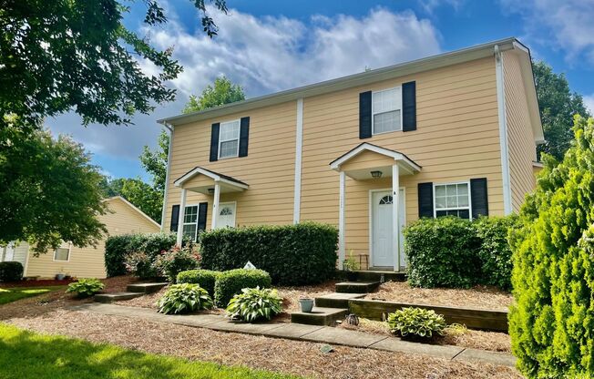 Cute and charming area in the heart of Huntersville... 2 bedroom 1 bath townhouse.