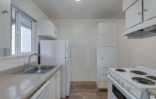 2 beds, 1 bath, 900 sqft, $1,350, Unit 71