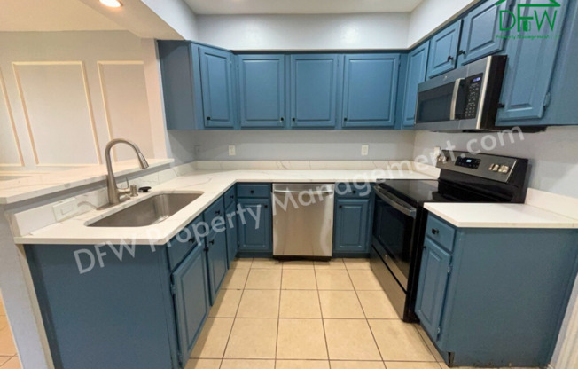 Charming 3-Bedroom Duplex with Modern Amenities in DeSoto, TX