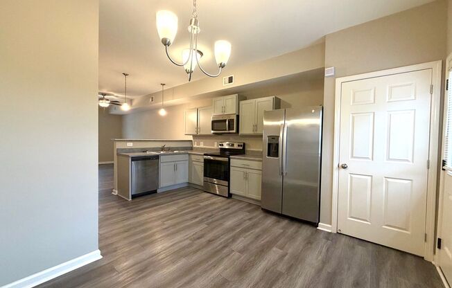 2 beds, 1.5 baths, $1,295