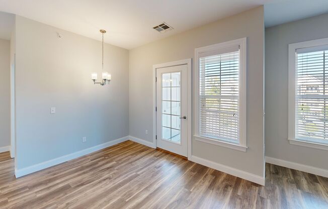 1 bed, 1 bath, 775 sqft, $2,395, Unit 2413