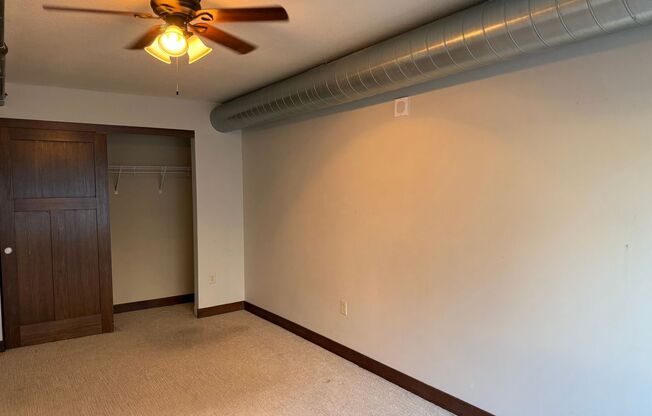 3 beds, 2 baths, $3,099, Unit #707