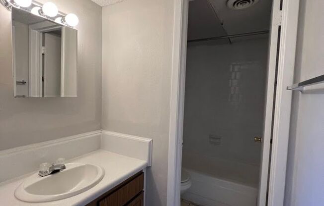 2 beds, 2 baths, 825 sqft, $1,000, Unit K734 - 311 - 205