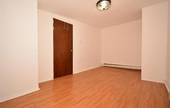 976 GREENE AVE