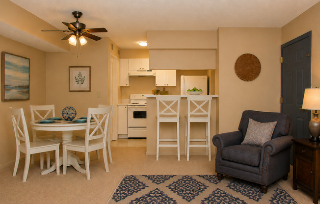 1/1 3rd Floor with private balcony in gated community across from Altamonte Mall
