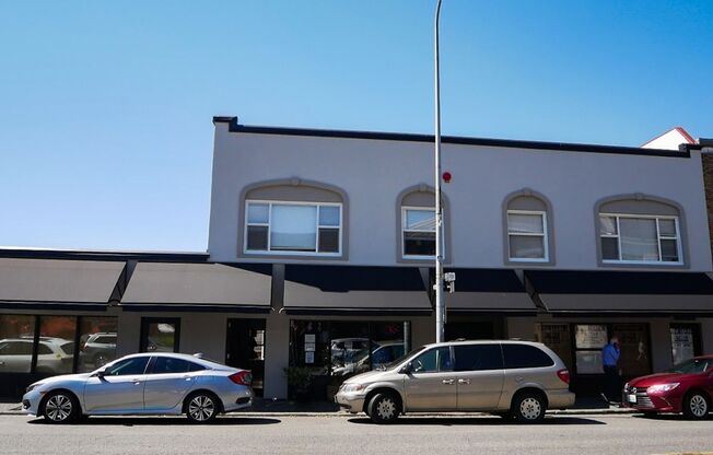 Lake Street Apartments : Boutique Remodeled Downtown Kirkland Waterfront Living!
