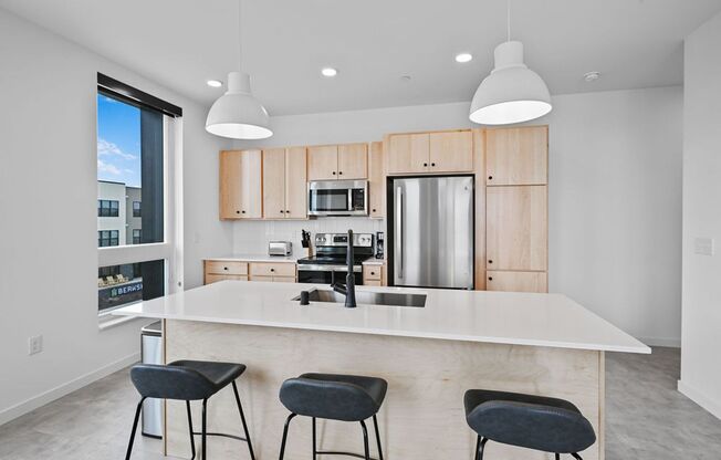 2 beds, 1 bath, 881 sqft, $1,900, Unit 220