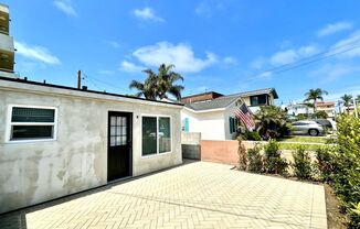 Modern Beach Bungalow with Ocean View in Carlsbad Village!