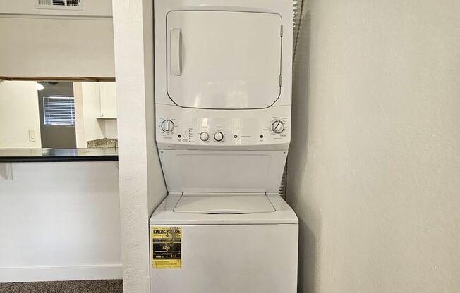 1 bed, 1 bath, 680 sqft, $1,250, Unit 323