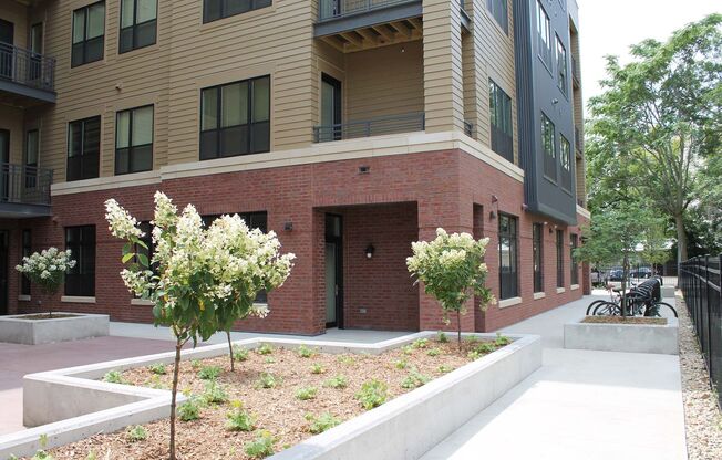 1 bed, 1 bath, 618 sqft, $1,695, Unit #413